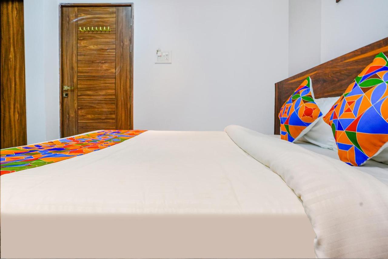 Fabhotel Crystal Inn - Nr Suvarndeep Chowk Pimpri-Chinchwad Extérieur photo