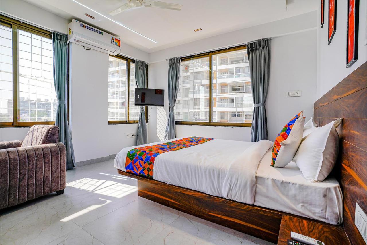 Fabhotel Crystal Inn - Nr Suvarndeep Chowk Pimpri-Chinchwad Extérieur photo