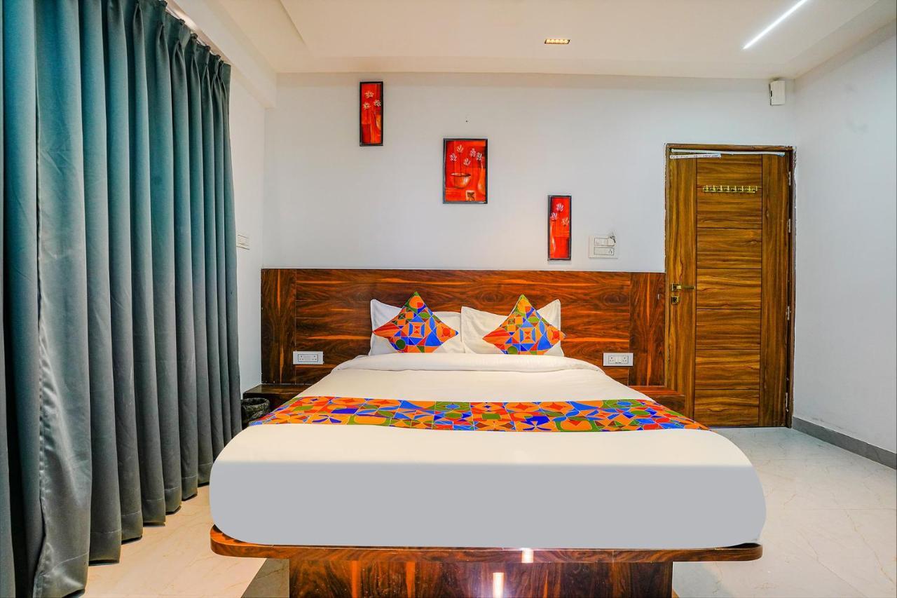 Fabhotel Crystal Inn - Nr Suvarndeep Chowk Pimpri-Chinchwad Extérieur photo