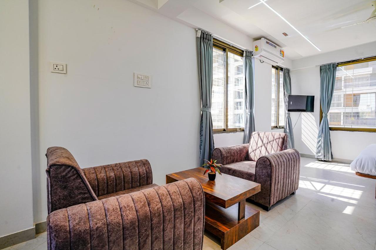 Fabhotel Crystal Inn - Nr Suvarndeep Chowk Pimpri-Chinchwad Extérieur photo